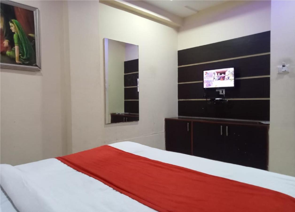 Hotel Krishna Palace Ahmedabad Luaran gambar