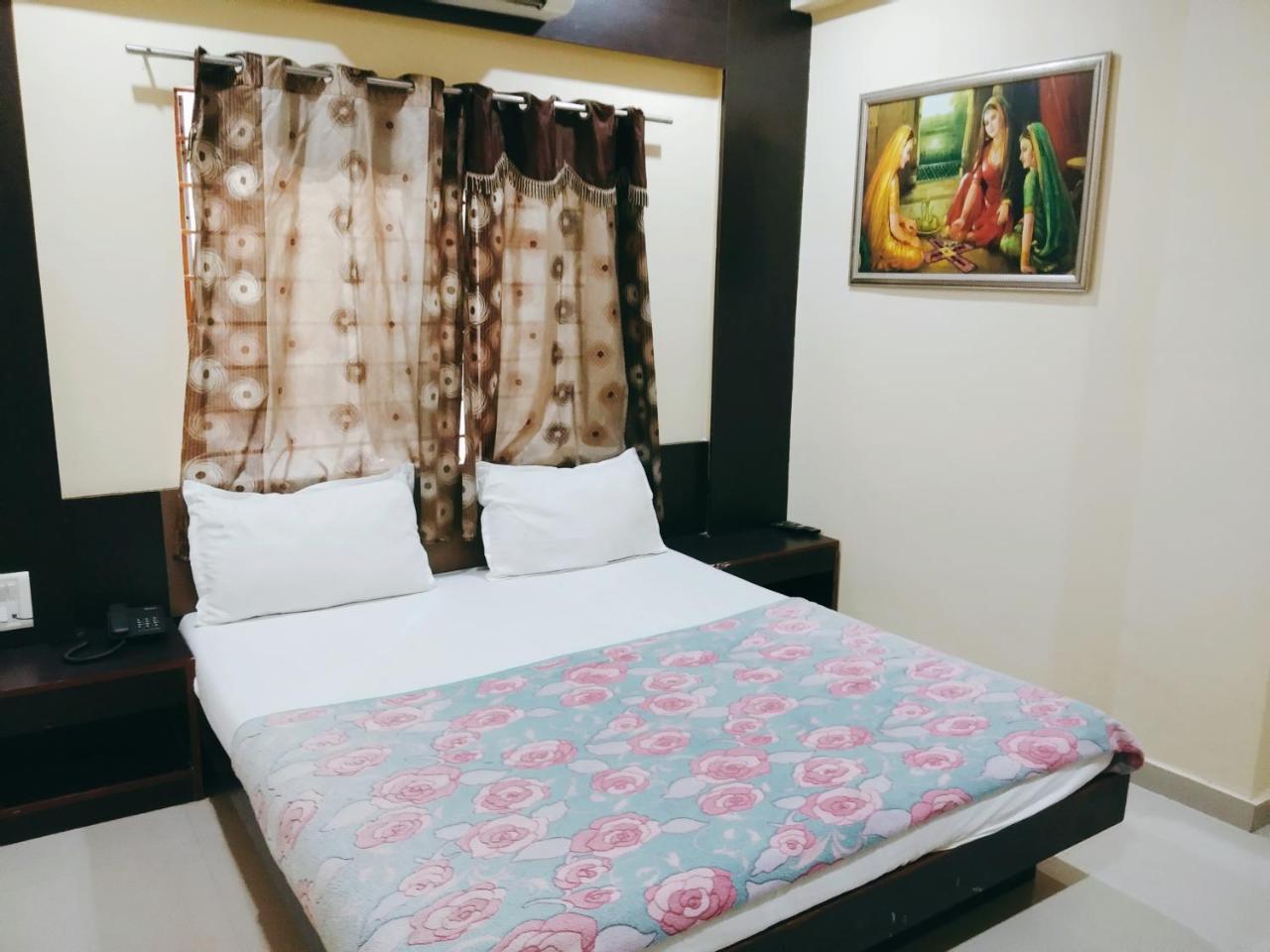 Hotel Krishna Palace Ahmedabad Luaran gambar