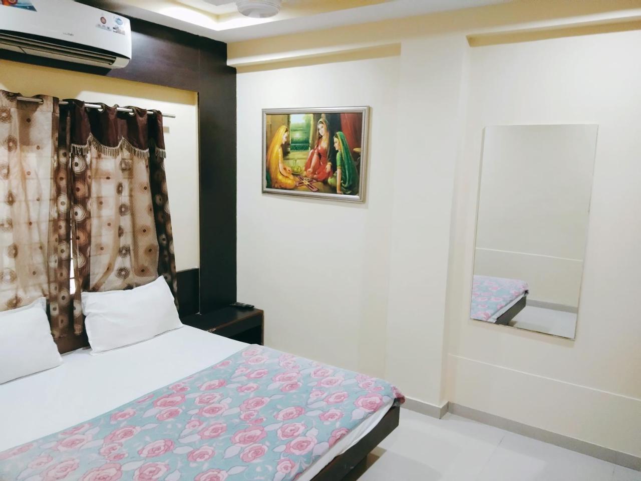Hotel Krishna Palace Ahmedabad Luaran gambar